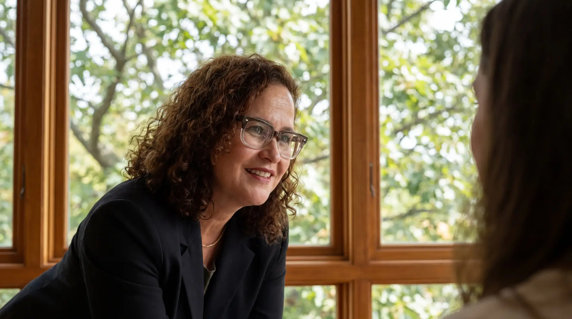 CONSULTORA HACIENDO SESIÓN DE COACHING A UNA EJECUTIVA